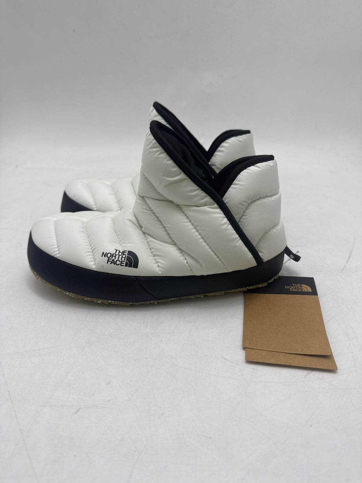 NF0A331H WOMEN'S THERMOBALL TRACTION INSULATED WATER REPELLENT GARDENIA WHITE 6